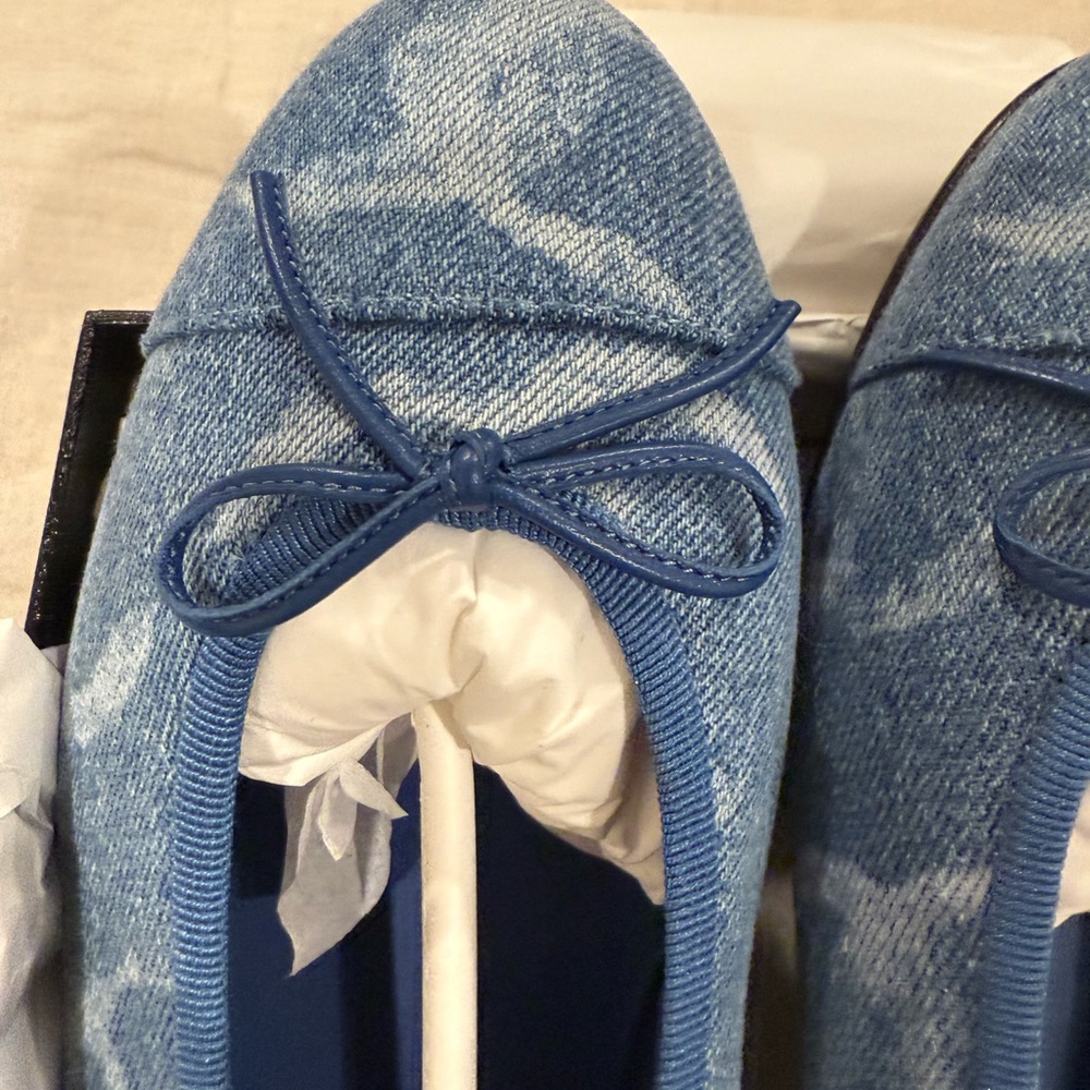 CHANEL Denim Flats with CC impression, size 40, new in box with dust bag, unworn - Picture 5 of 16